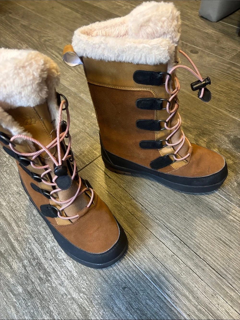 All in Motion Girls Tan Faux-Fur Lined Winter Boots. Size 2